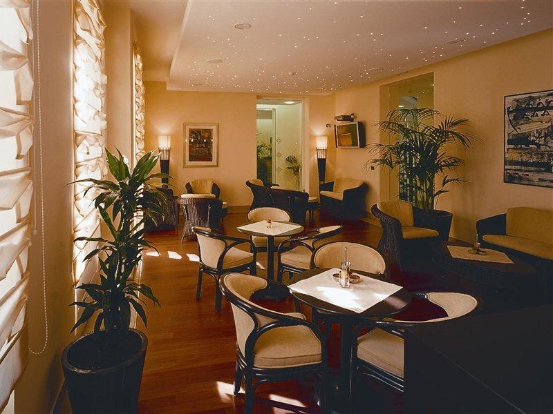 Hotel Villa Eugenia Lovran Exterior photo